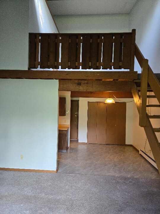 9120 N Lima Rd in Youngstown, OH - Foto de edificio