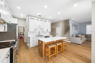 2808 Southpointe Ln in Tampa, FL - Building Photo - Building Photo