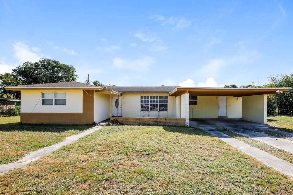 650 W Campus Cir in Fort Lauderdale, FL - Foto de edificio