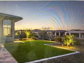 18166 E Juniper Oaks Dr in Scottsdale, AZ - Foto de edificio - Building Photo