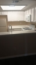1025 N Tippecanoe Ave in San Bernardino, CA - Foto de edificio - Building Photo
