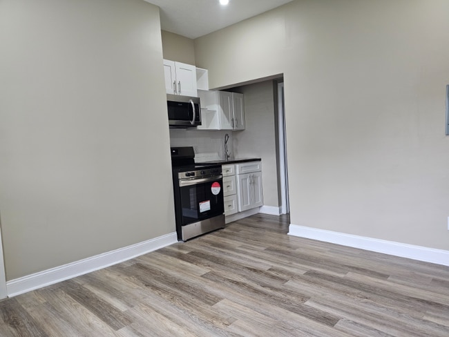 property at 233 W Madison St