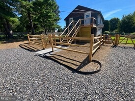 250 Lenni Rd in Media, PA - Building Photo