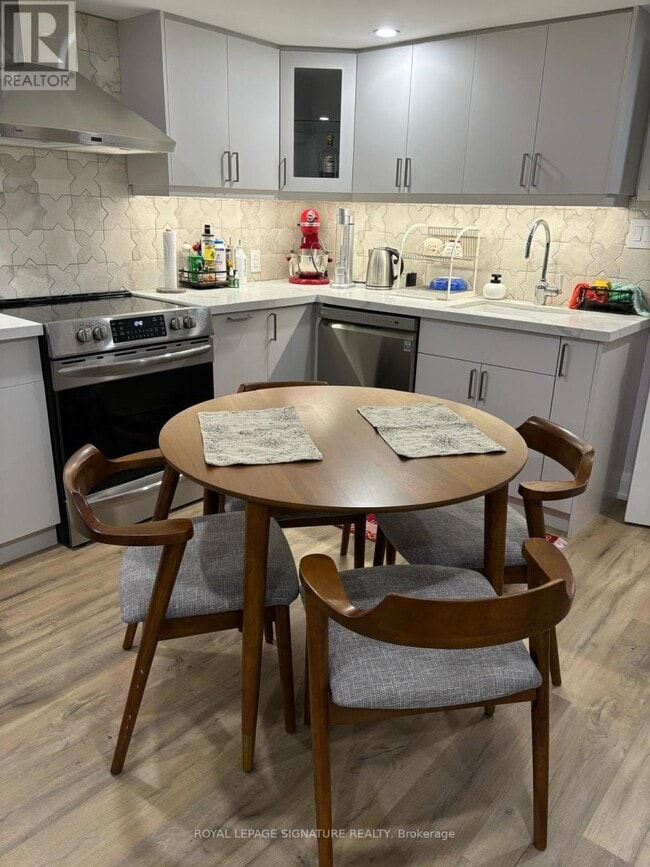 4 Windust Gate in Toronto, ON - Building Photo - Building Photo