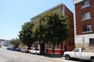 Shatto Apartments in Los Angeles, CA - Foto de edificio - Building Photo