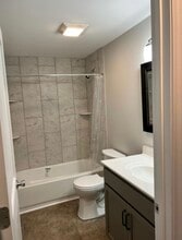 417 N Charlotte St in Dickson, TN - Building Photo - Building Photo