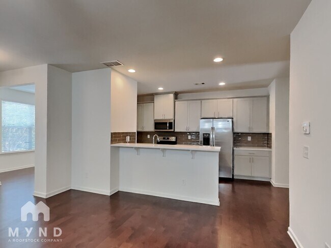 842 Regal Ln in Atlanta, GA - Building Photo - Building Photo