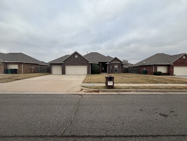 2321 SW 94th St in Oklahoma City, OK - Building Photo - Building Photo