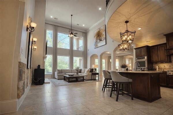 property at 43 W Loftwood Cir