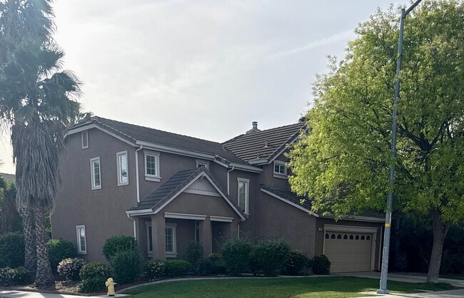 property at 3916 Chateau Ln