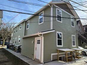1214 Washtenaw Ct in Ann Arbor, MI - Building Photo - Building Photo