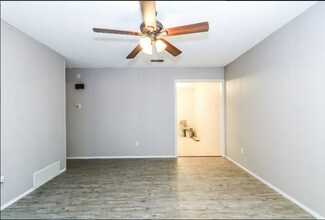 7308 SE Dr Wb in Lubbock, TX - Building Photo - Building Photo