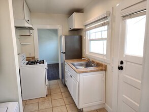 276 C Ave in Coronado, CA - Building Photo - Building Photo