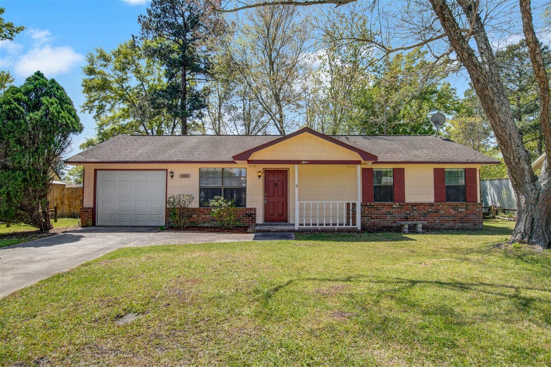 106 Carriage Ct in Summerville, SC - Building Photo