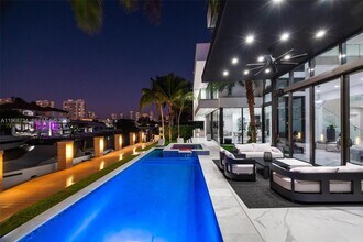 3367 NE 168th St in North Miami Beach, FL - Building Photo - Building Photo