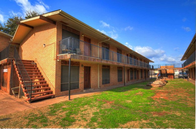 Stone Ridge Apartments - East in Wichita Falls, TX - Building Photo - Building Photo