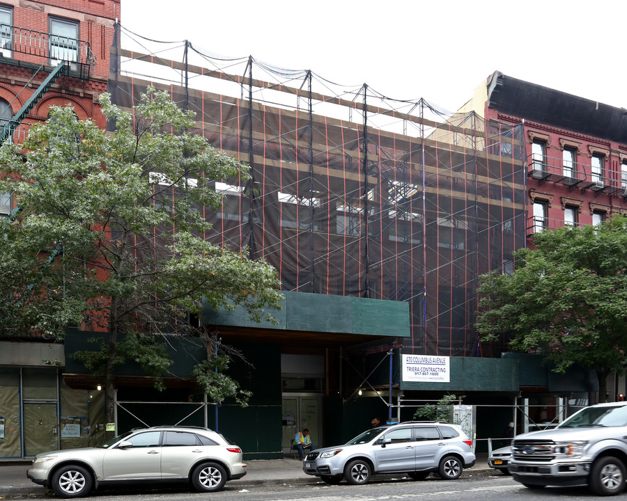 466-470 Columbus Ave in New York, NY - Building Photo