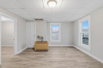 255 Rodman St, Unit 4 in Fall River, MA - Building Photo - Building Photo