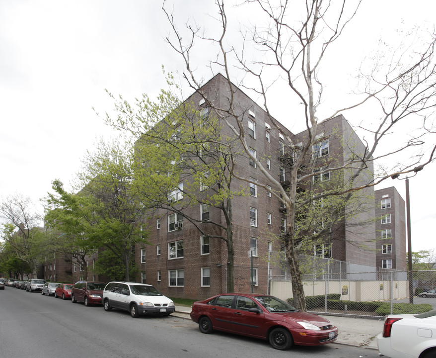 Alpine Apartments in Jackson Heights, NY - Building Photo