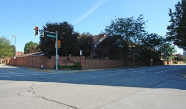 Charleston Center Village Apartments in Charleston, WV - Building Photo - Building Photo