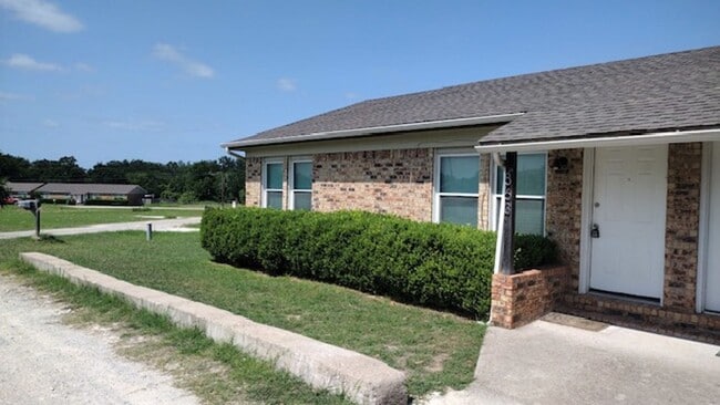 property at 861-863 Meadowlark Cir