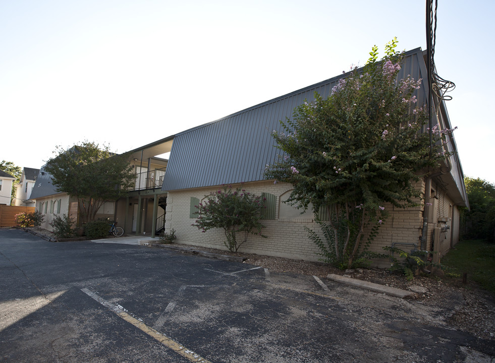 2510 Thornton Apartments in Austin, TX - Foto de edificio