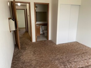 720 NW Sunburst Ct in Moses Lake, WA - Building Photo - Building Photo