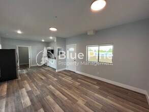 1444 E 17th St in Idaho Falls, ID - Foto de edificio - Building Photo