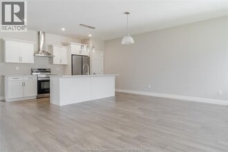 602 Hacket Rd in Amherstburg, ON - Building Photo - Building Photo