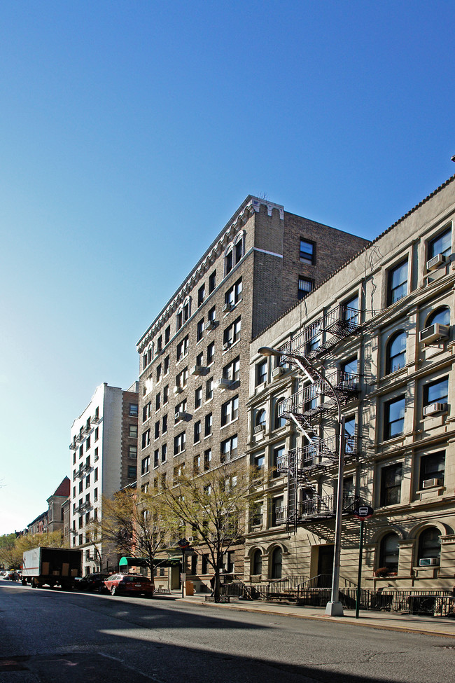 170 W 81st St in New York, NY - Building Photo - Building Photo