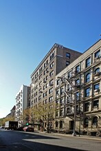 170 W 81st St in New York, NY - Foto de edificio - Building Photo