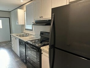 38706 Daughtery Rd in Zephyrhills, FL - Building Photo - Building Photo