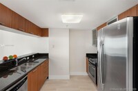 1800 N Bayshore Dr, Unit 4003 in Miami, FL - Building Photo - Building Photo