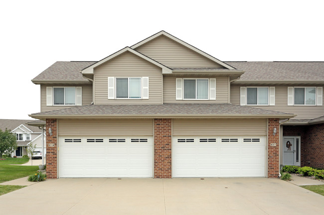 The Villas at Gateway Townhomes in Grimes, IA - Foto de edificio - Building Photo