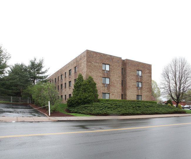 Franklin Square Manor in New Britain, CT - Building Photo - Building Photo