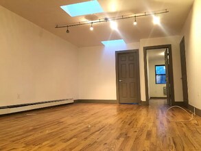 70 Clarkson Ave in Brooklyn, NY - Foto de edificio - Building Photo