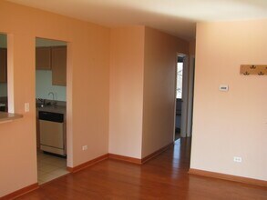 985 S Court of Shorewood, Unit 985-3A in Vernon Hills, IL - Building Photo - Building Photo