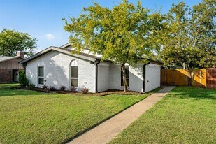 11355 Quail Run St in Dallas, TX - Building Photo