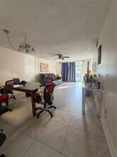 7173 Orange Dr in Davie, FL - Building Photo - Building Photo
