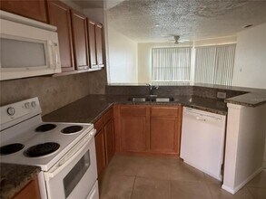 7522 Sugar Bend Dr in Orlando, FL - Building Photo - Building Photo