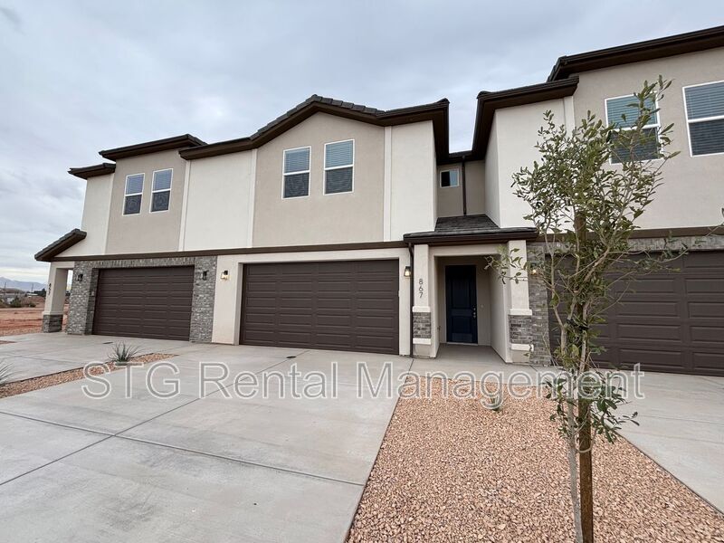 867 S 4380 W in Hurricane, UT - Building Photo