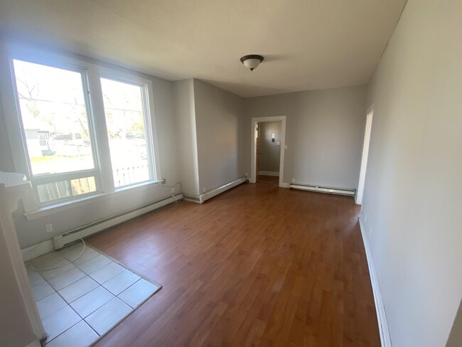 323-323 Pearl St in Thunder Bay, ON - Building Photo - Building Photo