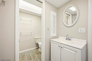 1376 Chesapeake Ave in Naples, FL - Building Photo