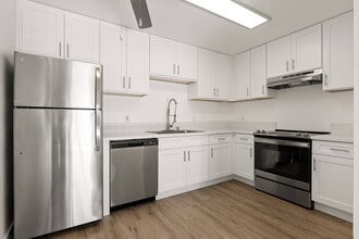 The Hills at Fashion Valley in San Diego, CA - Building Photo - Building Photo