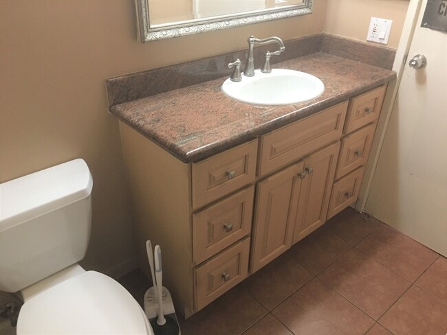 27505 Tampa Ave, Unit 53 in Hayward, CA - Building Photo - Building Photo
