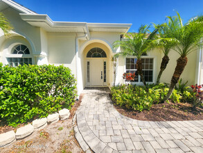 1360 Tamango Dr in West Melbourne, FL - Building Photo - Building Photo