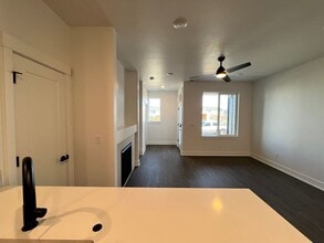 3017 NE Red Jasper Pl in Bend, OR - Building Photo - Building Photo