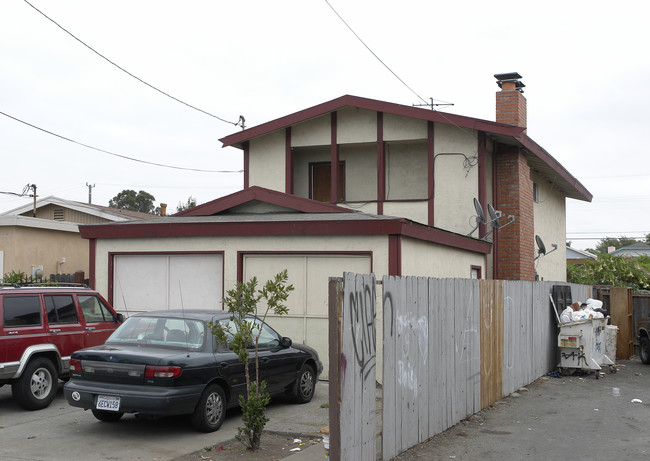 1824-1826 Tyler St in San Pablo, CA - Foto de edificio - Building Photo