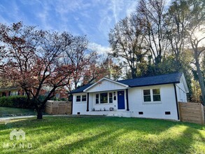 1015 Rollingwood Dr, Unit AUCPDU in Charlotte, NC - Foto de edificio - Building Photo