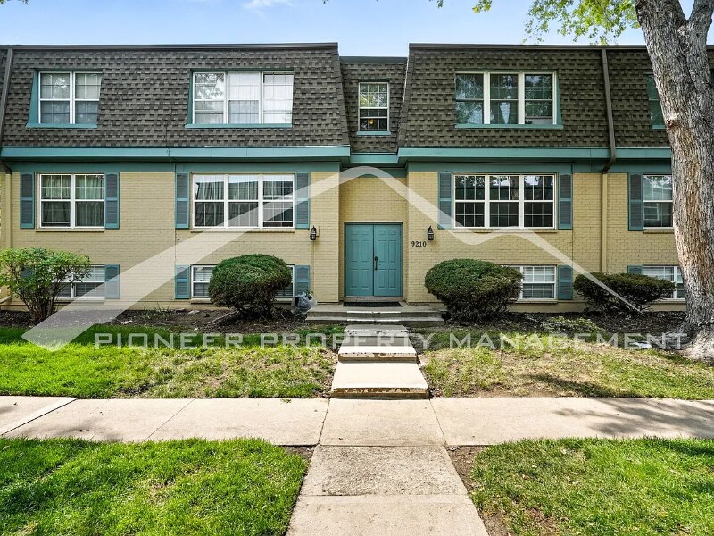 9220 E Girard Ave in Denver, CO - Building Photo